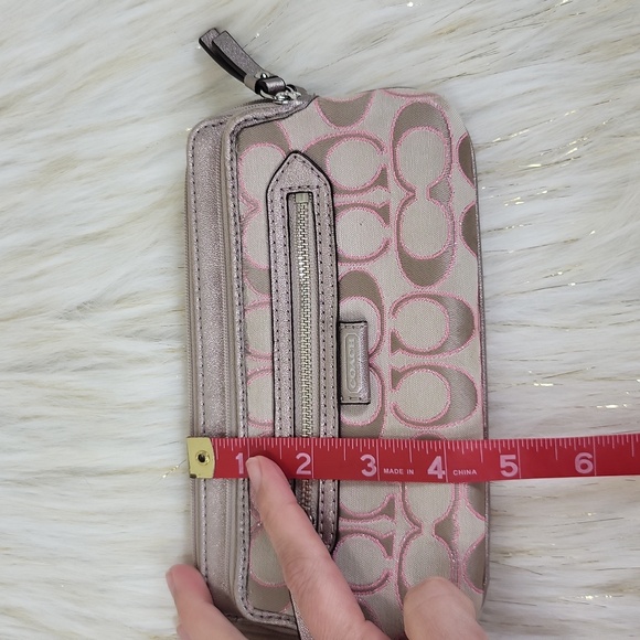 Coach Wallet - Picture 11 of 11